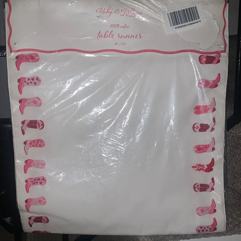 🆕- Indigo Home Pink Cowboy Boots Cotton Table Runner